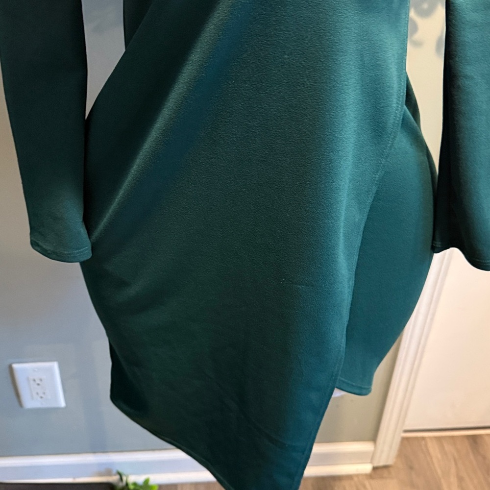 Make it Hot Green Long Sleeve Plunge V-Neck Cocktail Dress - Picture 7 of 13